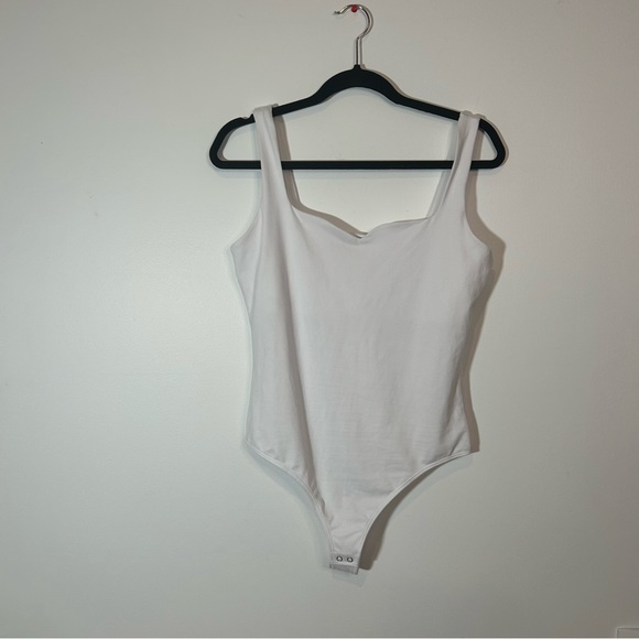 Hollister Tops - Hollister Classic White Sleeveless Bodysuit Size Large